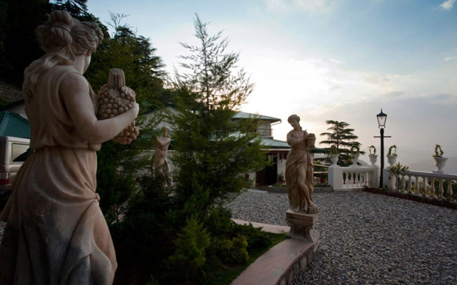 The Amber - Vermont Estate