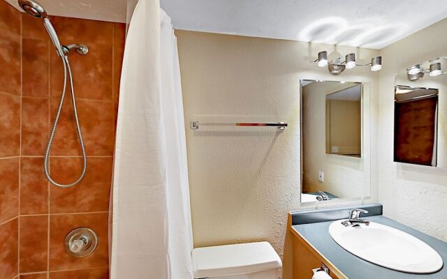 800 Columbine Road Condo Unit B9