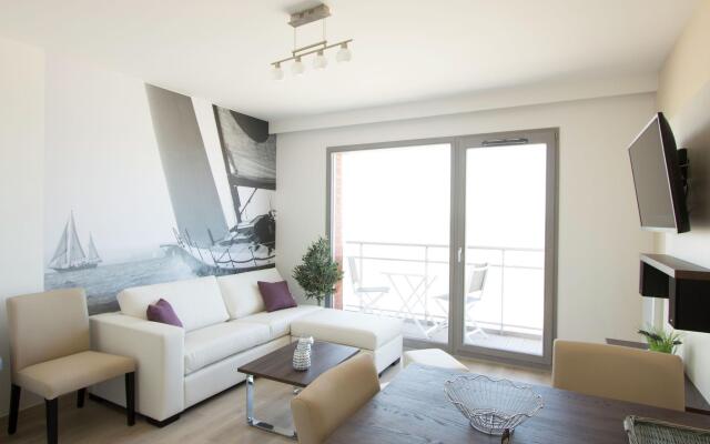 Modern beachside apartment in Bray-Dunes close to De Panne