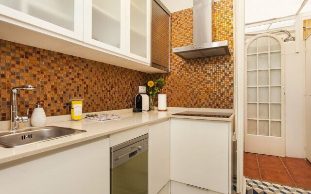 1229 - City Center Apartment with Terrace