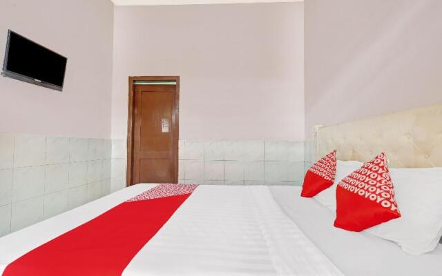 OYO 90446 Hotel Pajang Indah