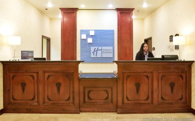 Holiday Inn Express & Suites New Boston by IHG