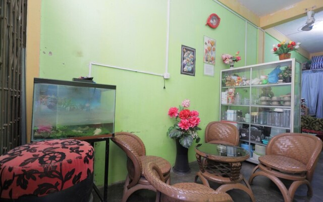 SPOT ON 93446 Penginapan Mak YesNearTaman Buluh Hang Tuah