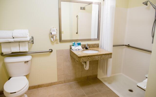 Holiday Inn Express Hotel & Suites Chanhassen by IHG