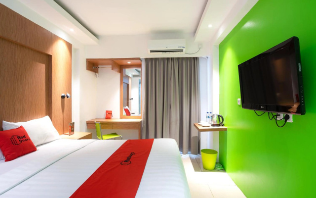 RedDoorz Apartment @ Bogor Valley – Guest Rooms – Bogor