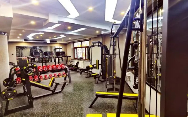 Heilongchen Business Hotel (Heihe Railway Station)