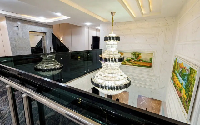 Roston Hotels