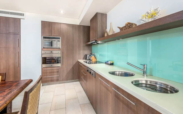 Luxury Apartment at Sea Temple Palm Cove 2 Bed 2 Bath