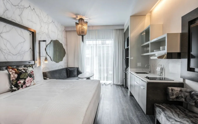 Charleston Historic District/Hotel Bella Grace