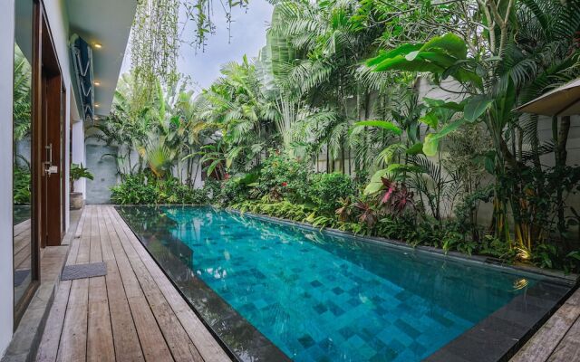 Frangipani Villa Jingga at Berawa