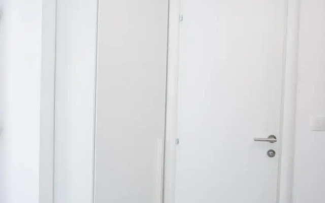 Luxury Studio Apartment White Sensation