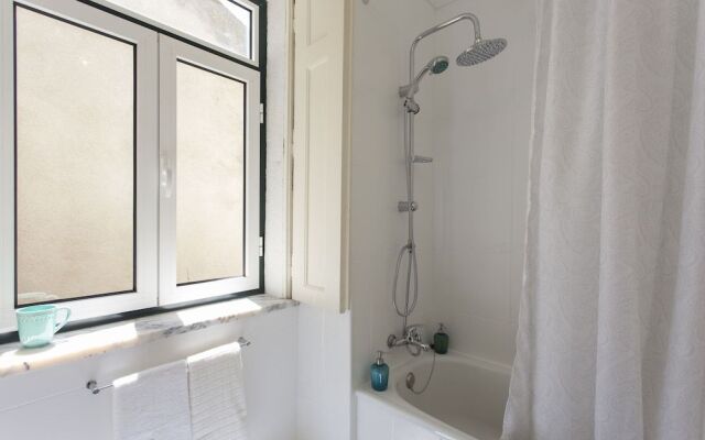 Spacious Alfama Duplex, By TimeCooler