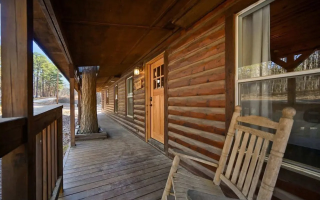 Outlaw Rose Cabin for 8!