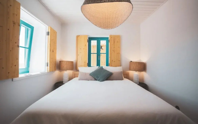 Azenhas do Mar West Coast Design & Surf