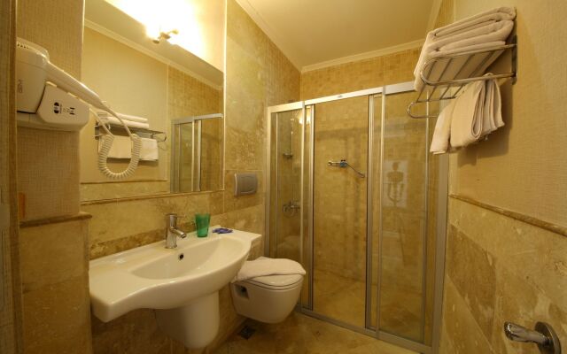 Acem Hotel