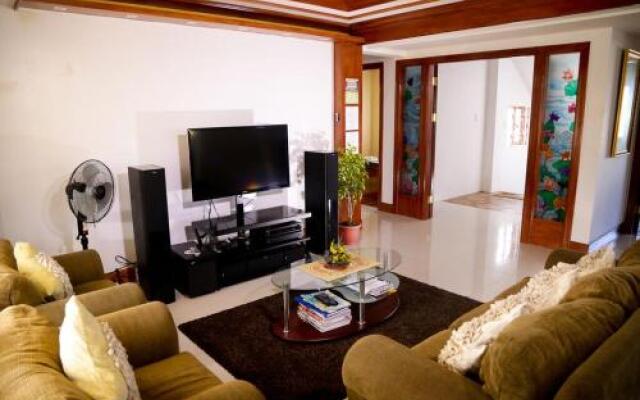 Florabells Iraya Guest House