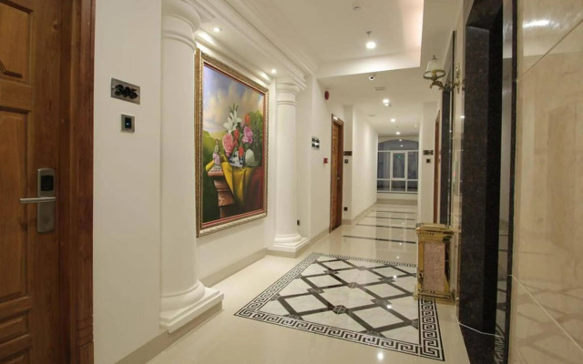 Le Duy Grand Hotel