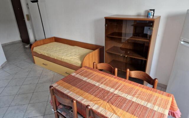 Miriam 21, a 300 metri dal mare