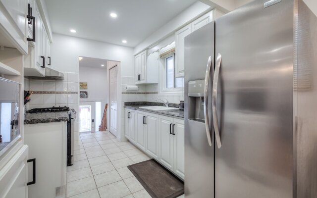 Spacious Breathtaking 4br Villa in the heart of Toronto