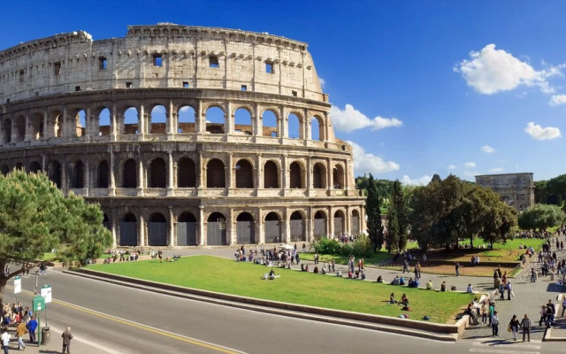 44 Al Colosseo