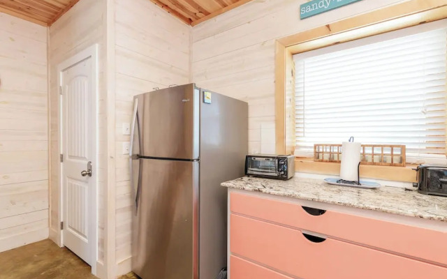 Resort Pool & Pet Friendly Sleeps 9