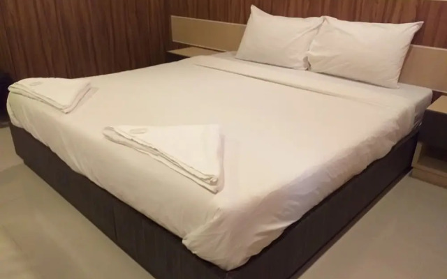 Sirichai Hotel