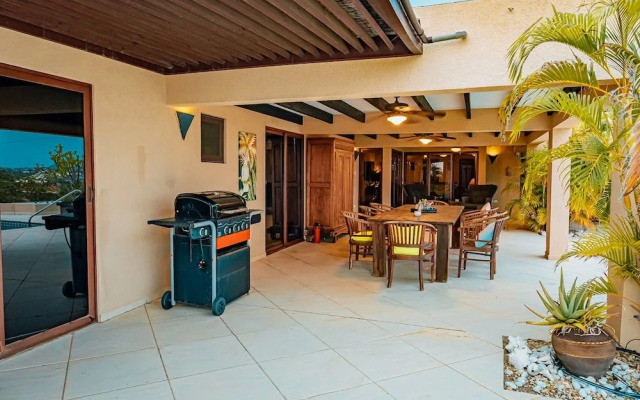 Hillside Retreat in Noord