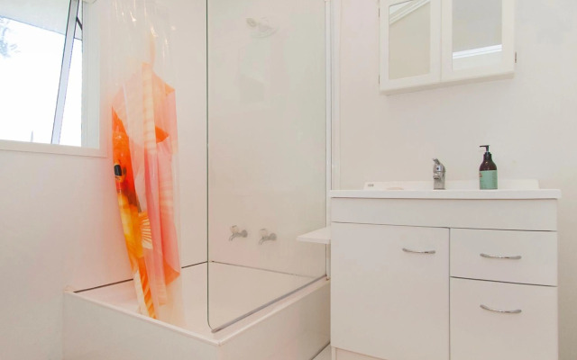 Perfect on Pleasant - Pauanui Holiday Home