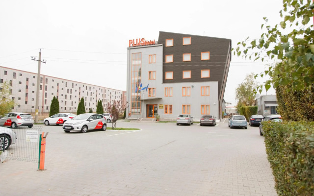 Plus Hotel