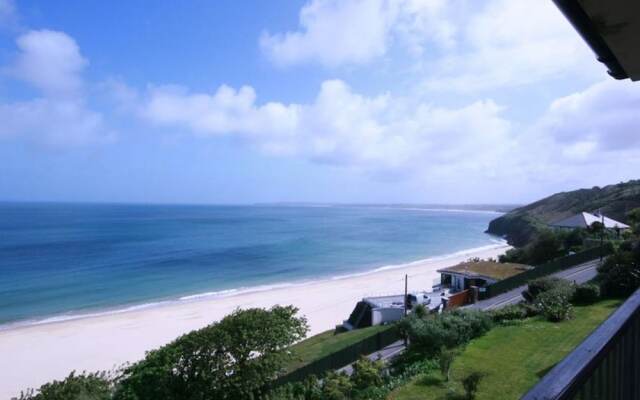 Apartment With Magnificent View Over Carbis Bay Beach