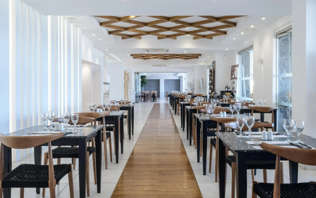 Dimitra Beach Hotel & Suites
