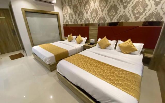 Hotel Bkc Crown - Near Trade Centre