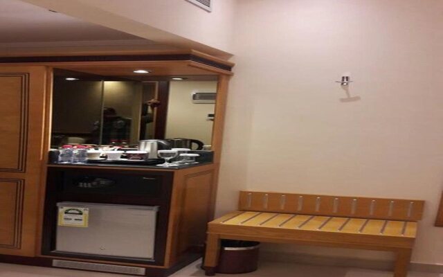 Al Fajr Al Badea Hotel 6