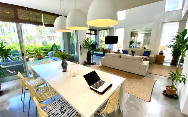 Front Samet Beach house with swimming pool