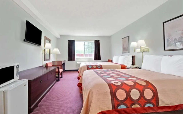 Super 8 Riverside/kansas City