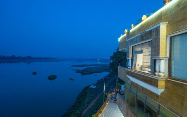 Hotel Narmada River View