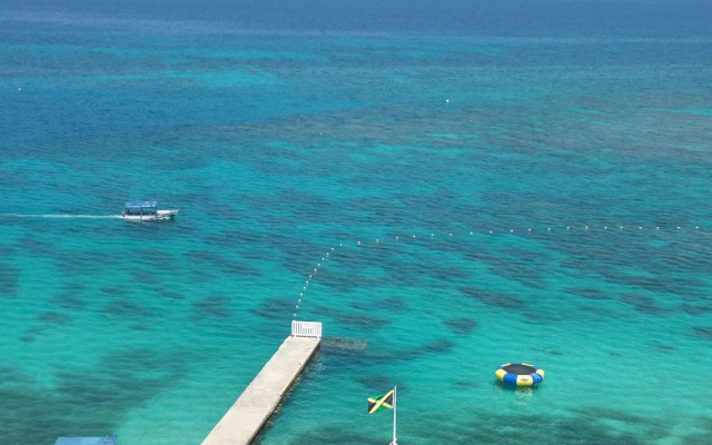 Daydream Beach at Montego Bay Club