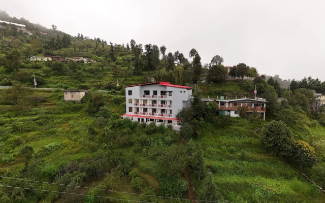 Kafal Pako Resort - Luxury Mountain View Stay in Mukteshwar