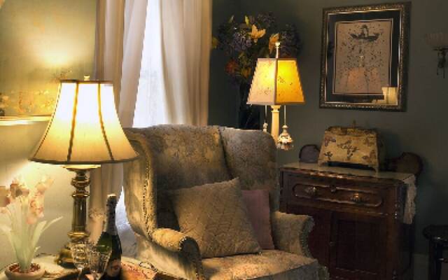 Alice's Snyder House Bed and Breakfast