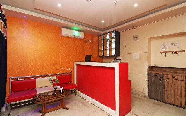 OYO 16627 Xpress Inn