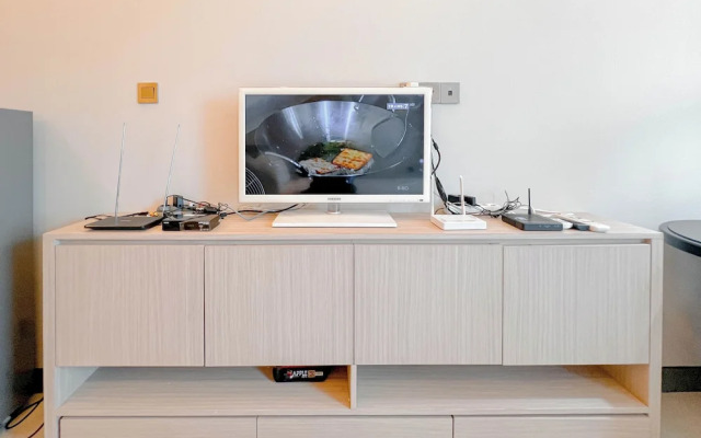 Simple And Relaxing Studio At Supermall Mansion Benson Apartment