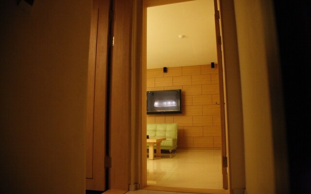 Hotel Story