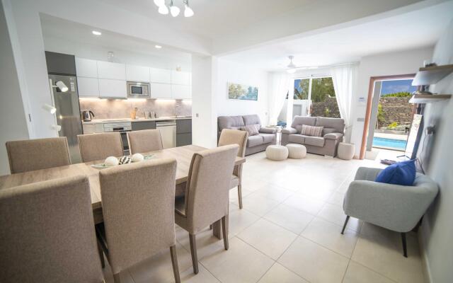 Ananda (L1) in Tias with 4 bedrooms and 4 bathrooms