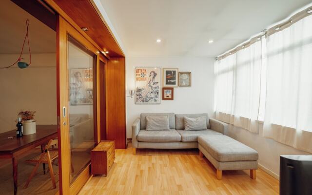 Sunny & Bright Duplex by Vacationy