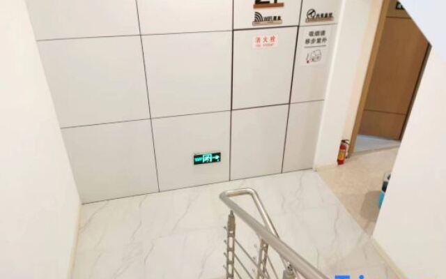 Xinlong Hotel