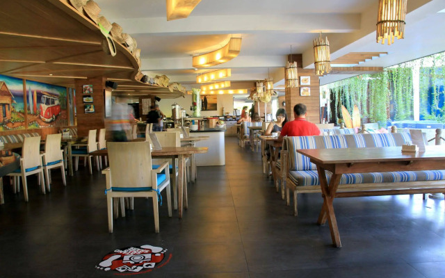 Bliss Surfer Hotel Legian