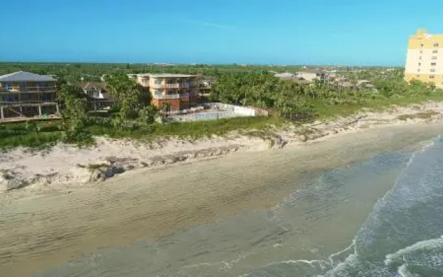 Sunisands Ocean Front Resort