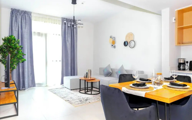 Bloomfields Modern 1BR in Reflection