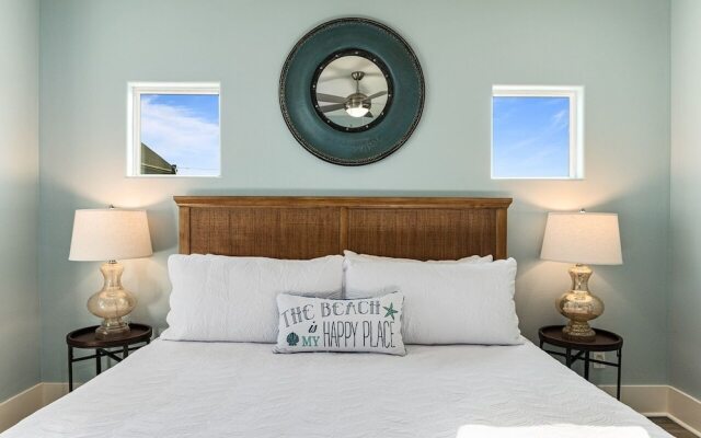 Ohana 3 Bedroom Home by RedAwning