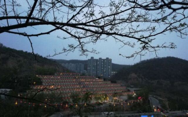 Yan'an Heritage Cave Hotel